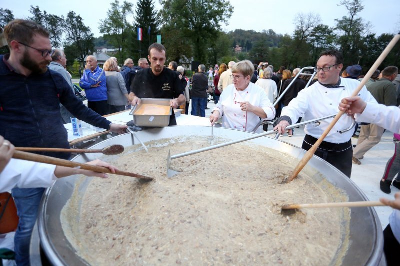 Omlet od 100 kilograma vrganja i tisuću jaja