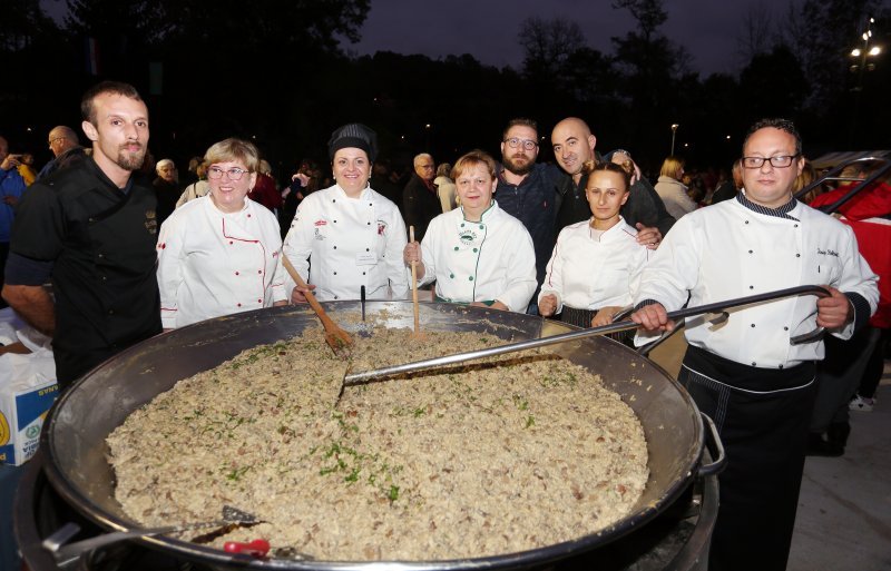 Omlet od 100 kilograma vrganja i tisuću jaja