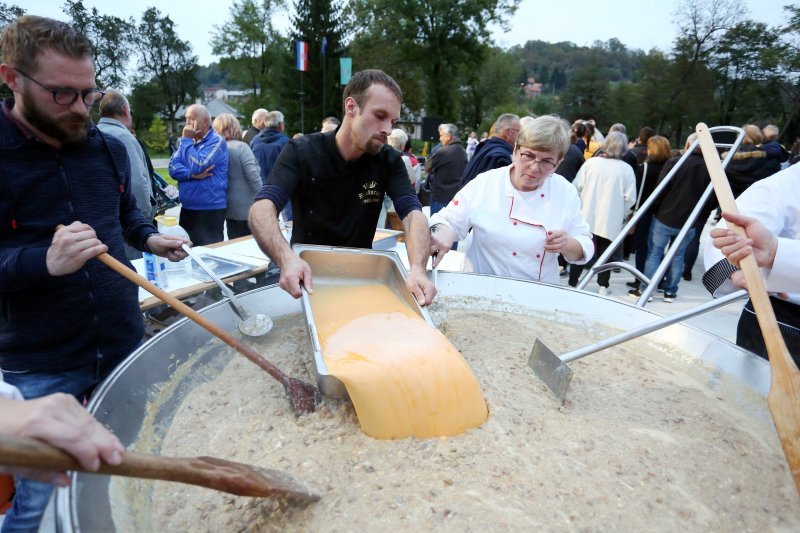 Omlet od 100 kilograma vrganja i tisuću jaja