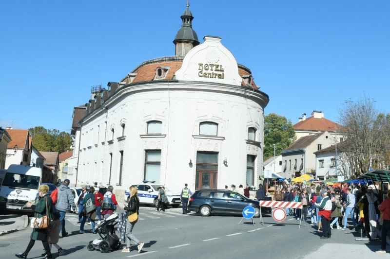 Tradicionalna 22. Kestenijada u Hrvatskoj Kostajnici