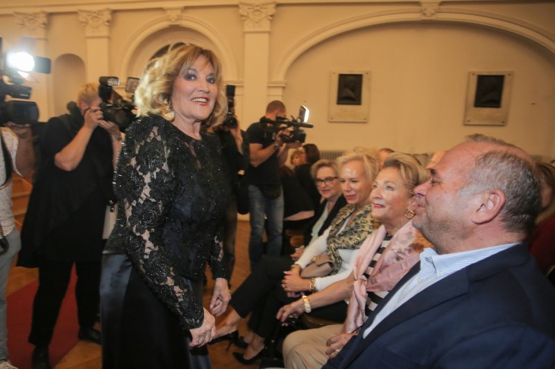 Tereza Kesovija