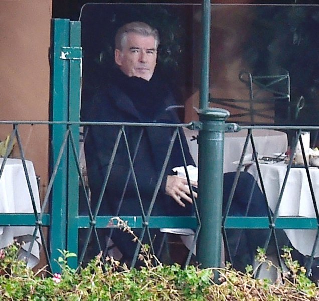 Pierce Brosnan i Keely Shaye Smith u Portofinu