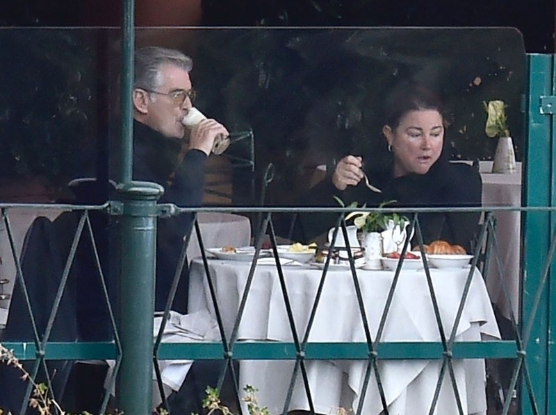 Pierce Brosnan i Keely Shaye Smith u Portofinu