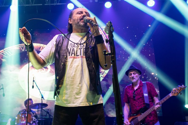 Zabranjeno pušenje proslavilo 35 godina karijere i izlaska albuma 'Das ist Walter'