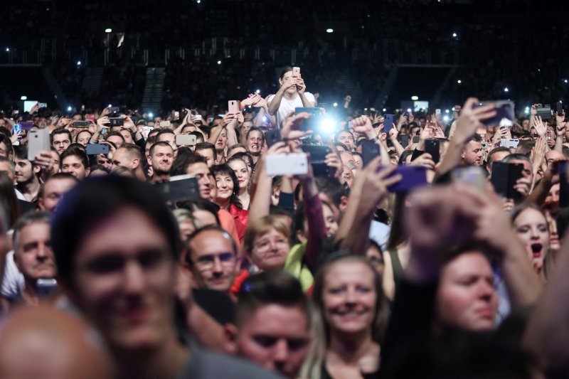 Mišo Kovač u prepunoj Areni održao koncert "Samo nas nebo rastavit može"