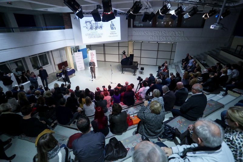 Goran Tribuson je dobitnik Nagrade Gjalski 2019. za roman "Otac od bronce"