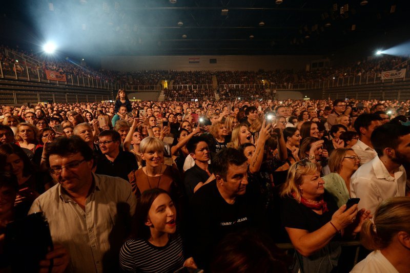 Koncert Zdravka Čolića u rasprodanoj varaždinskoj Areni