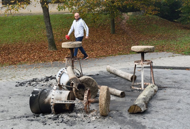 Uništen spomenik braniteljima u Sisku