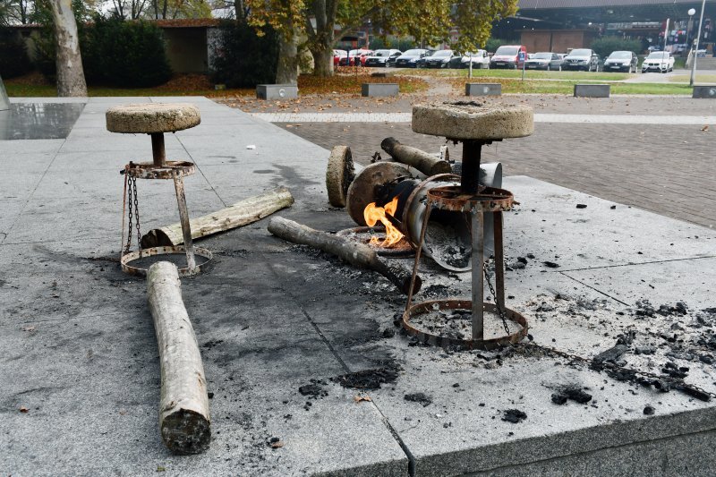 Uništen spomenik braniteljima u Sisku