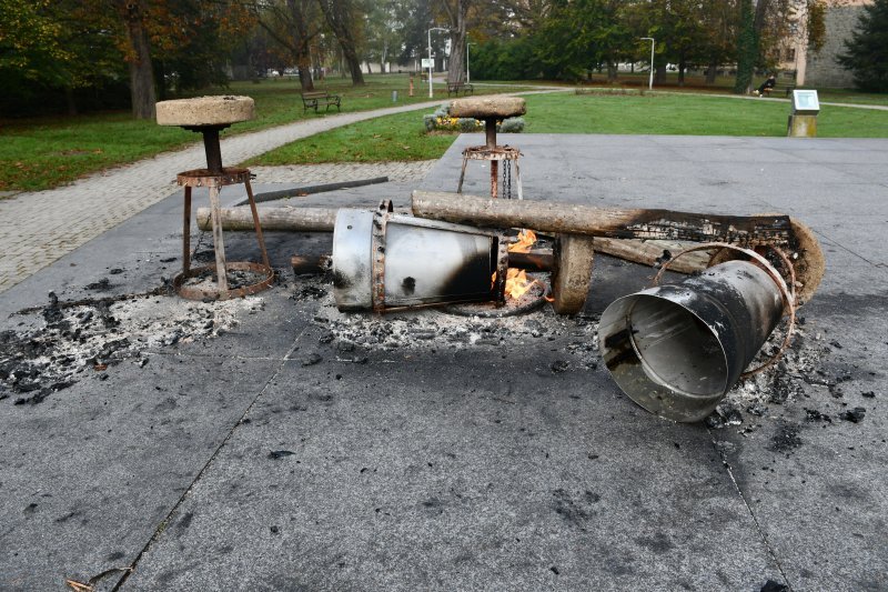 Uništen spomenik braniteljima u Sisku