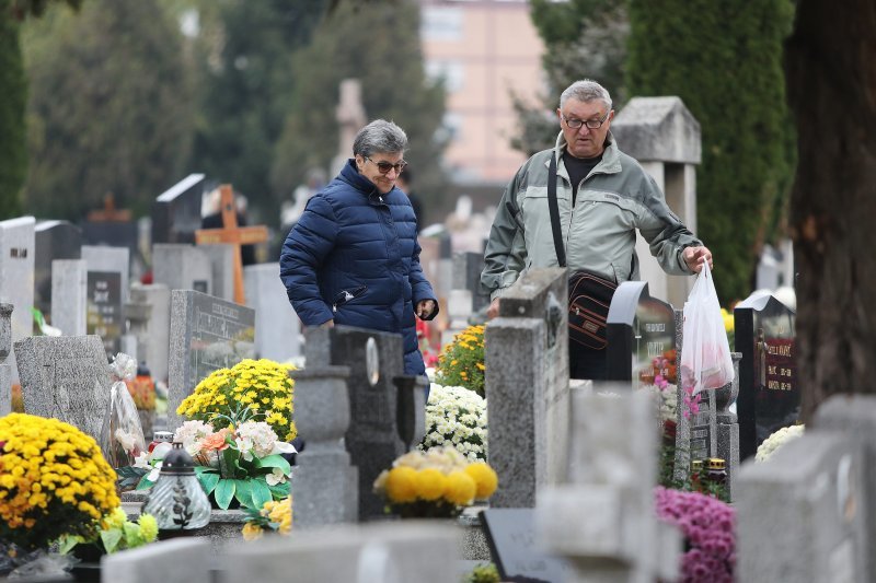 Svi sveti na osječkom groblju