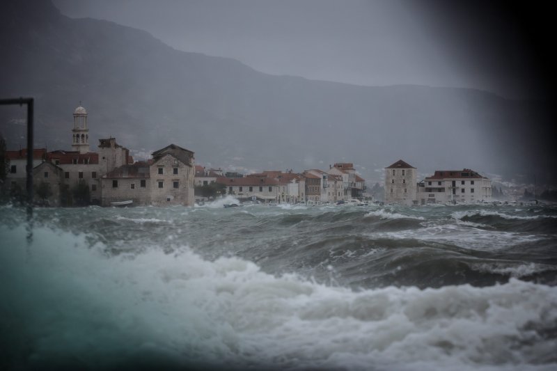 Orkansko jugo u Dalmaciji - Kaštel Štafilić