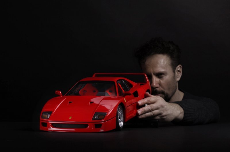 Replika Ferrarija F40