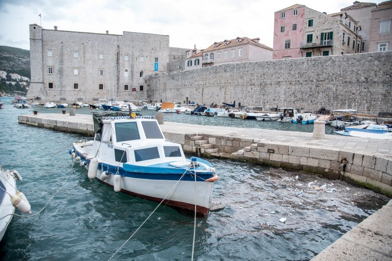 Smeće doplovilo u Dubrovnik