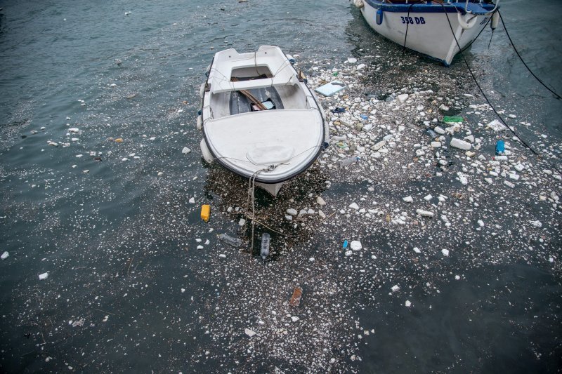 Smeće doplovilo u Dubrovnik