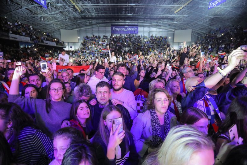 Frankfurt: Hrvatska noć u Fraport areni