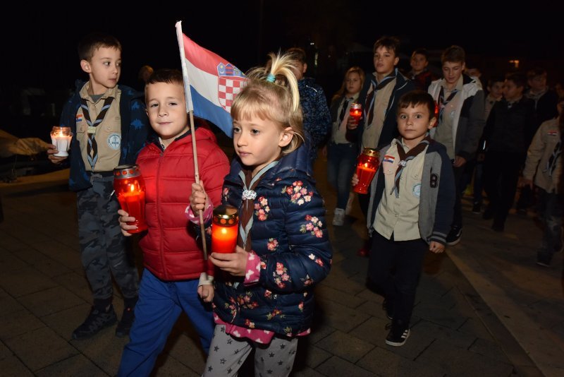 Mještani Vodica odali počast žrtvama Vukovara i Škabrnje