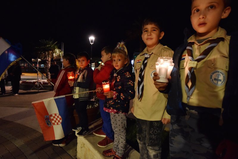 Mještani Vodica odali počast žrtvama Vukovara i Škabrnje