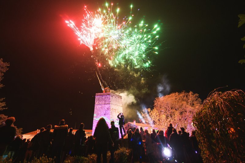 U Zadru otvoren Advent uz koncert Prljavog kazališta