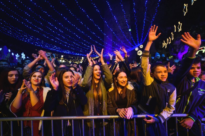 U Zadru otvoren Advent uz koncert Prljavog kazališta