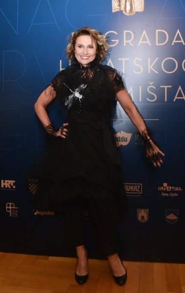 Almira Osmanović