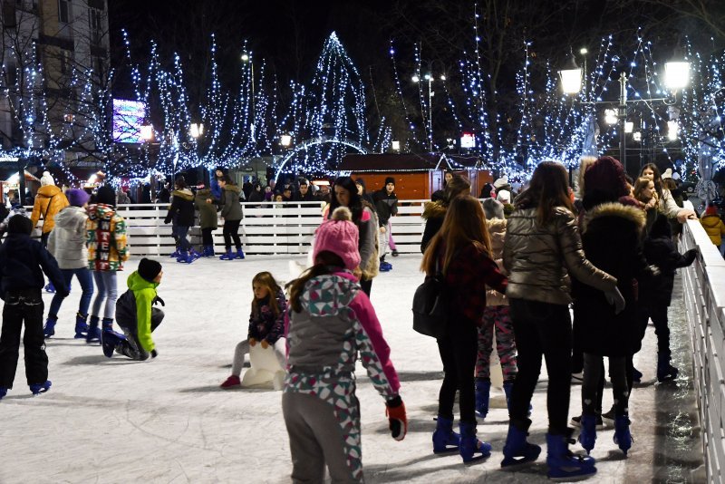 Slavonski Brod: Prve nedjelje Adventa grad je zablistao u blagdanskom ugođaju