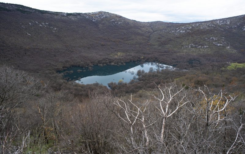 Zaron u jezero Ponikve