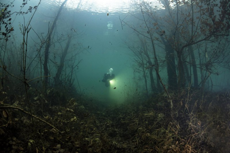 Zaron u jezero Ponikve