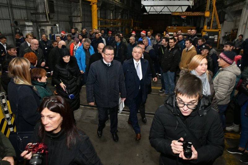 Ministar Horvat u posjetu tvornici