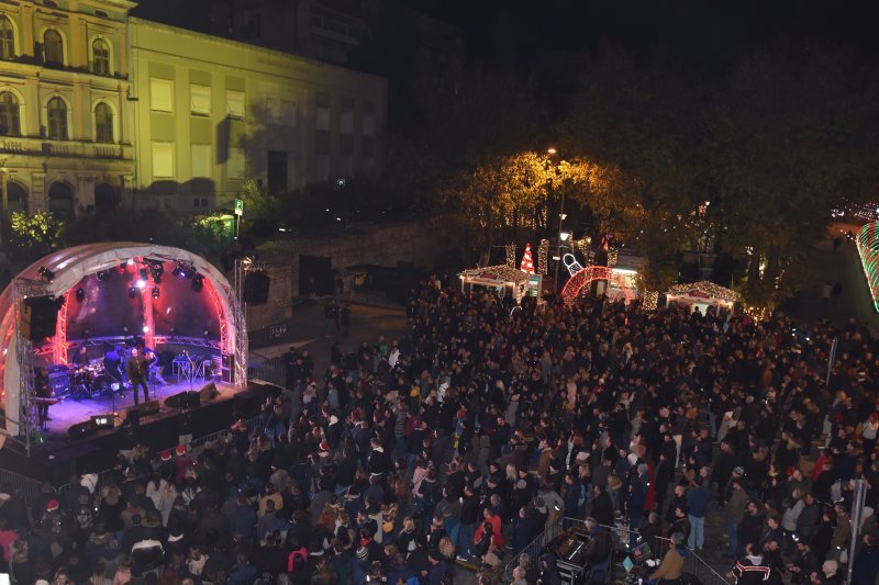 Pula: Koncert Psihomodo Popa na Portarati okupio veliki broj Puljana