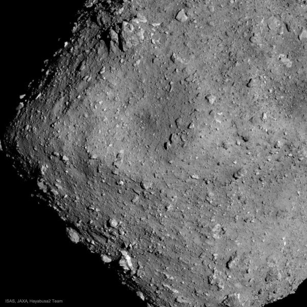 Japanska sonda probila rupu u asteroidu