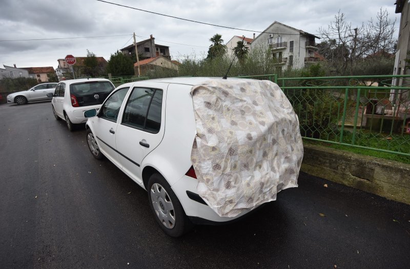 Zadar: Jutros je kroz naselje Ričine protutnjala pijavica