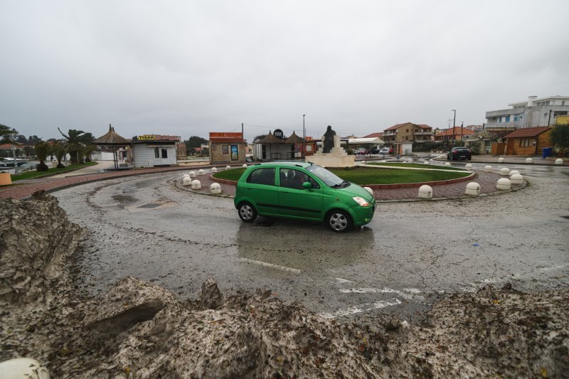 Tuča poharala Pakoštane gdje su poplavljene ulice