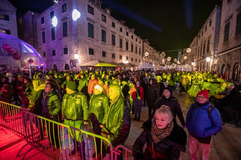 Neno Belan u sklopu Dubrovačkog zimskog festivala nastupio na Stradunu