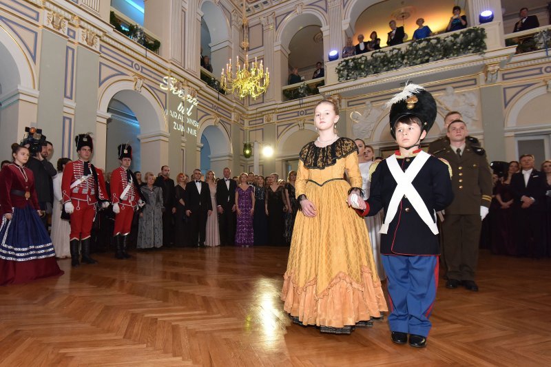 Varaždin: U HNK održan Svečani bal Varaždinske županije