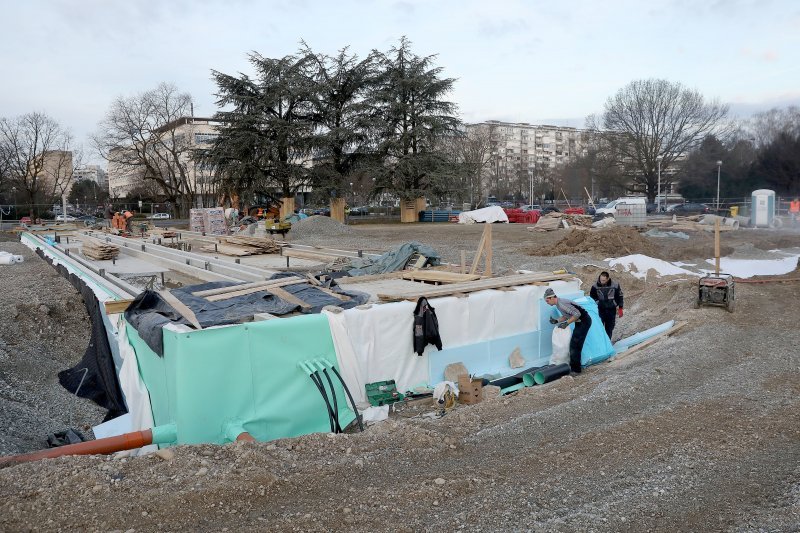 Radovi na izgradnji Spomenika domovini ispred KD Vatroslav Lisinski