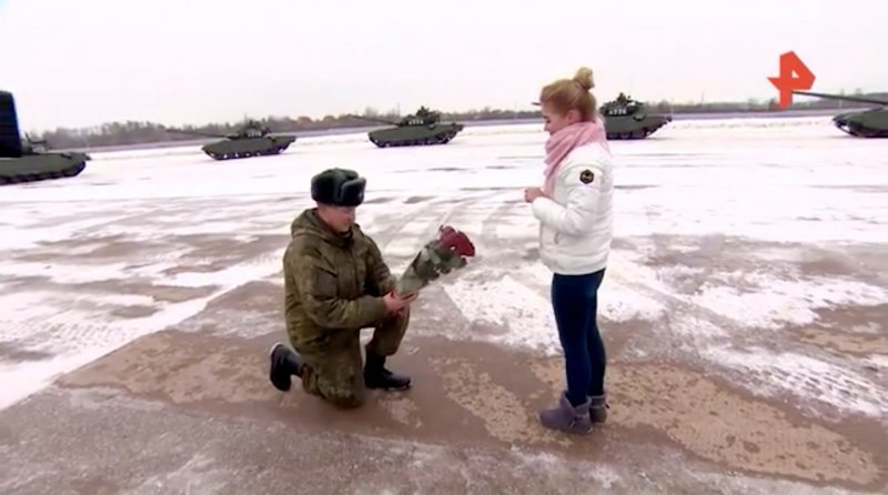 Ruski vojnik zaprosio djevojku na Valentinovo