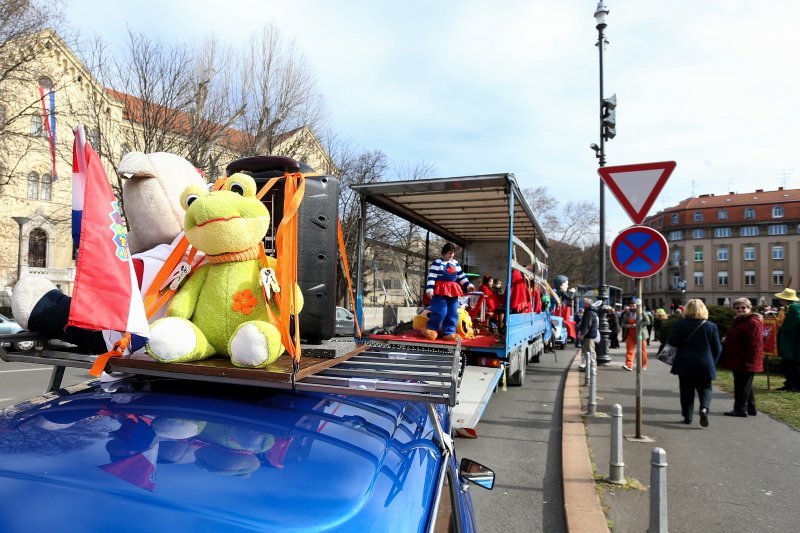 Zagreb: Vesela fašnička povorka prodefilirala je centrom grada