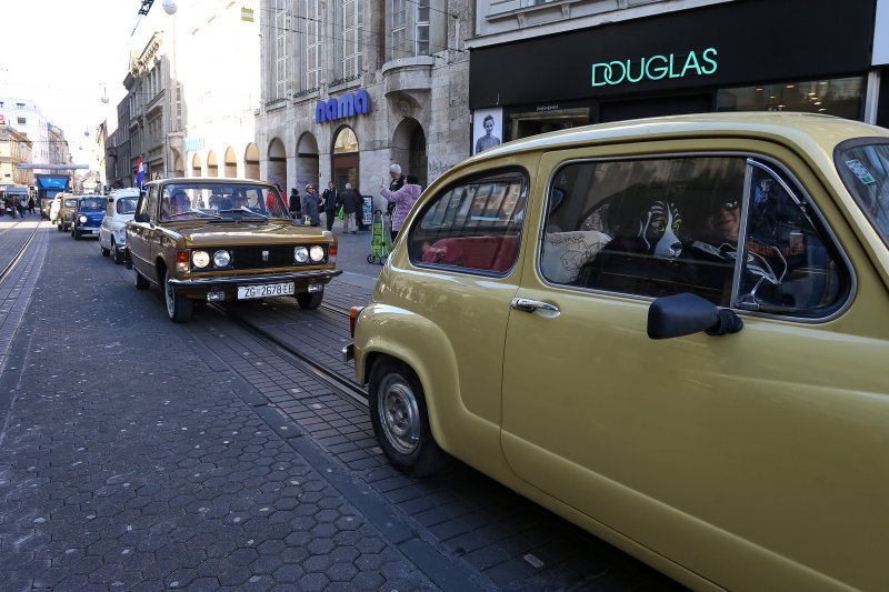 Zagreb: Vesela fašnička povorka prodefilirala je centrom grada