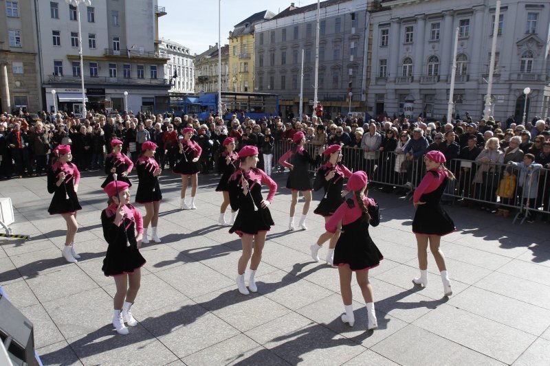 Zagreb: Vesela fašnička povorka prodefilirala je centrom grada