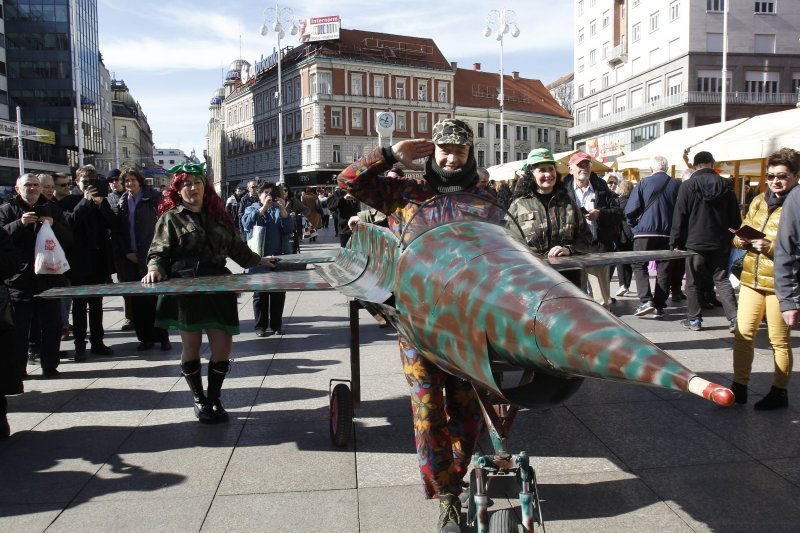 Zagreb: Vesela fašnička povorka prodefilirala je centrom grada