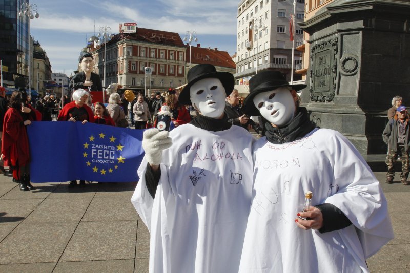 Zagreb: Vesela fašnička povorka prodefilirala je centrom grada