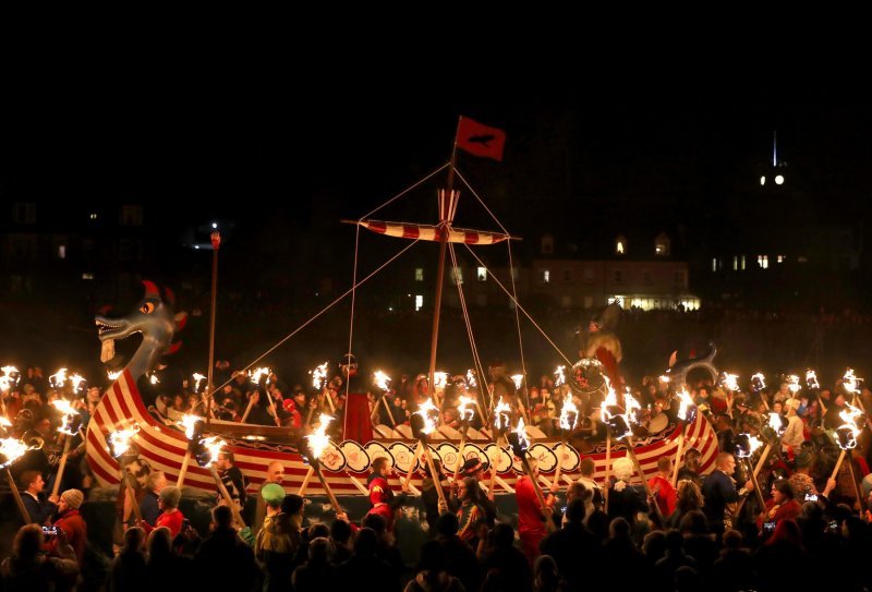 Vikinški festival Up Helly Aa u Lerwicku