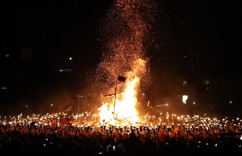Vikinški festival Up Helly Aa u Lerwicku