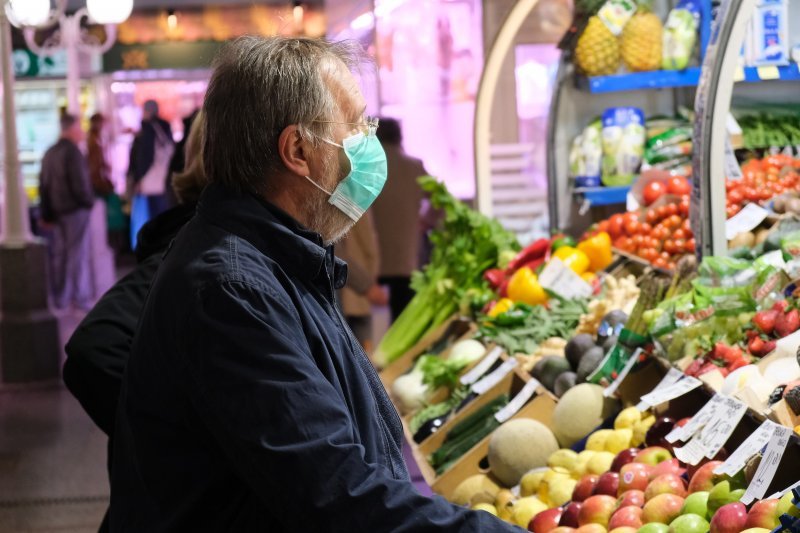 Građani pojačano kupuju namirnice zbog straha od izolacije