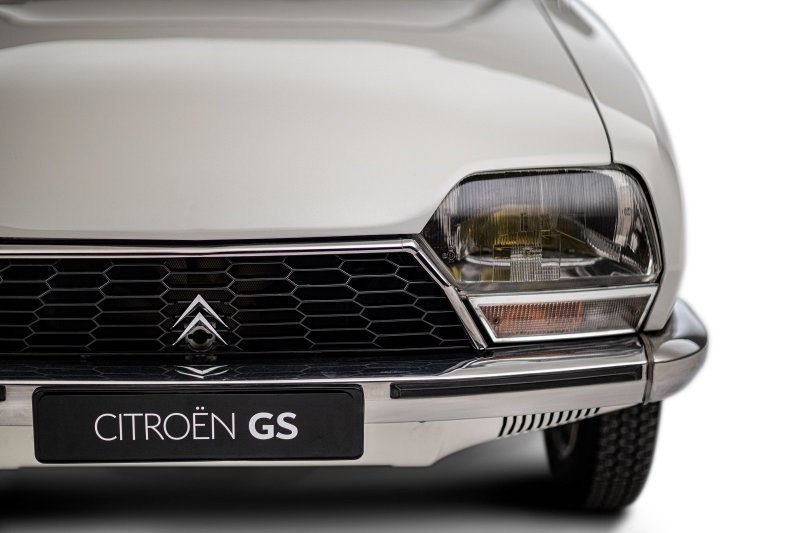 2 Citroën GS 'par Tristan Auer pour Les Bains'