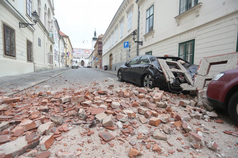 Potres oštetio zgradu Vlade i Katedralu