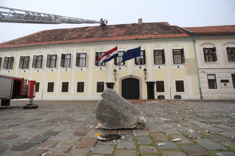 Potres oštetio zgradu Vlade i Katedralu