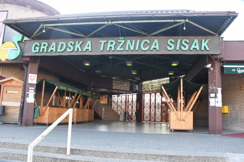 Zatvorena tržnica u Sisku