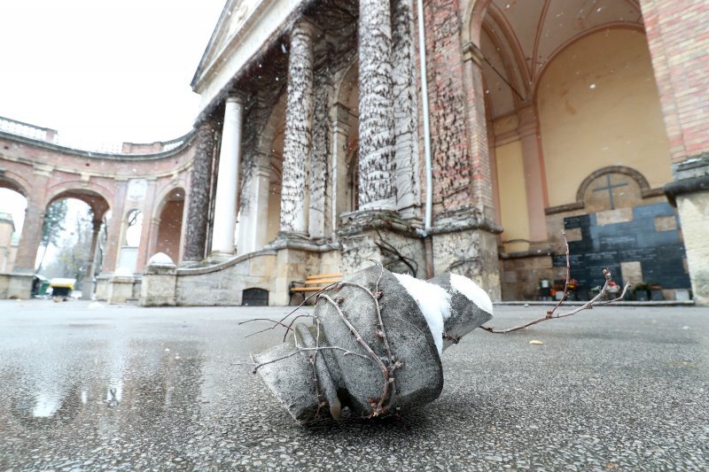 Zagreb: Posljedice potresa na Mirogoju